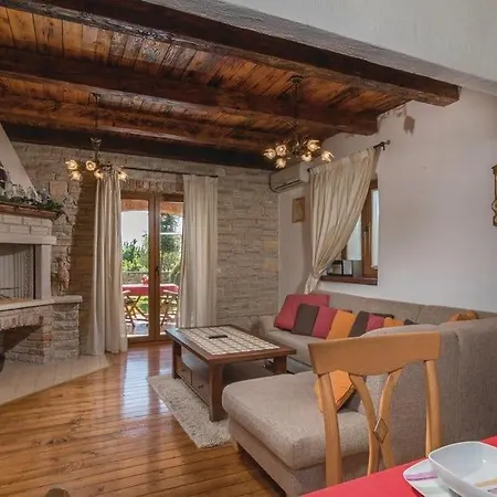 Beautiful Stone With Heated Pool * Cabrunici