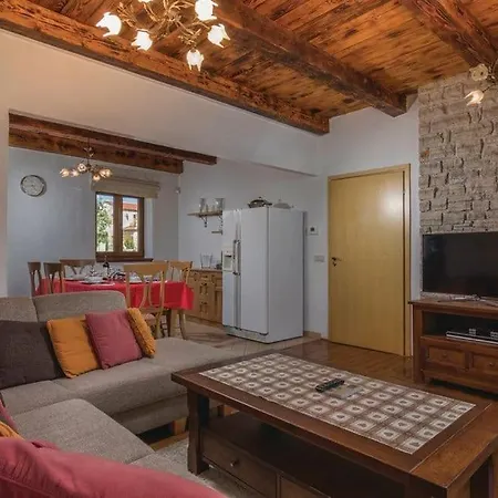 Beautiful Stone With Heated Pool * Cabrunici
