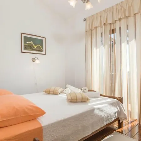 Beautiful Stone With Heated Pool Villa