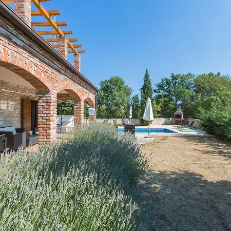 Beautiful Stone With Heated Pool * Cabrunici