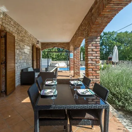 Beautiful Stone With Heated Pool * Cabrunici