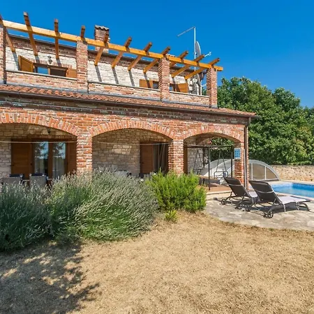 Beautiful Stone With Heated Pool Villa Cabrunici
