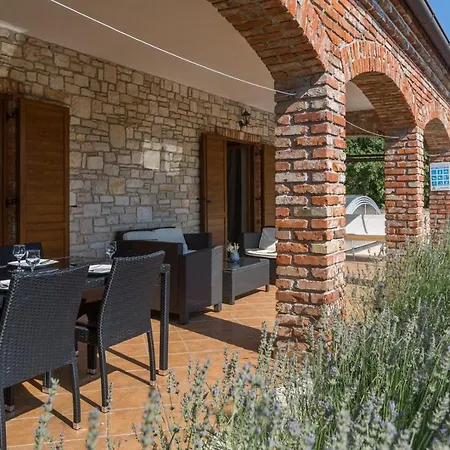 Beautiful Stone With Heated Pool Villa *