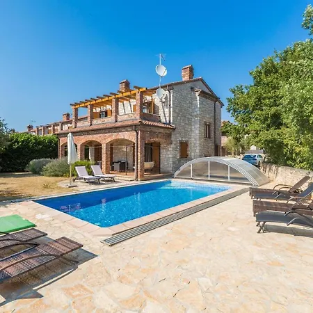 Beautiful Stone With Heated Pool *