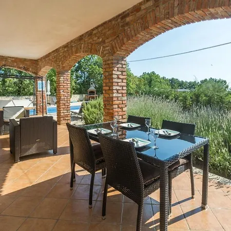 Beautiful Stone With Heated Pool Villa *